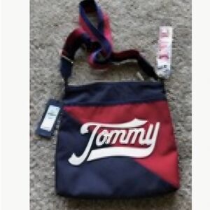 NEW TOMMY HILFIGER CROSS BODY PURSE